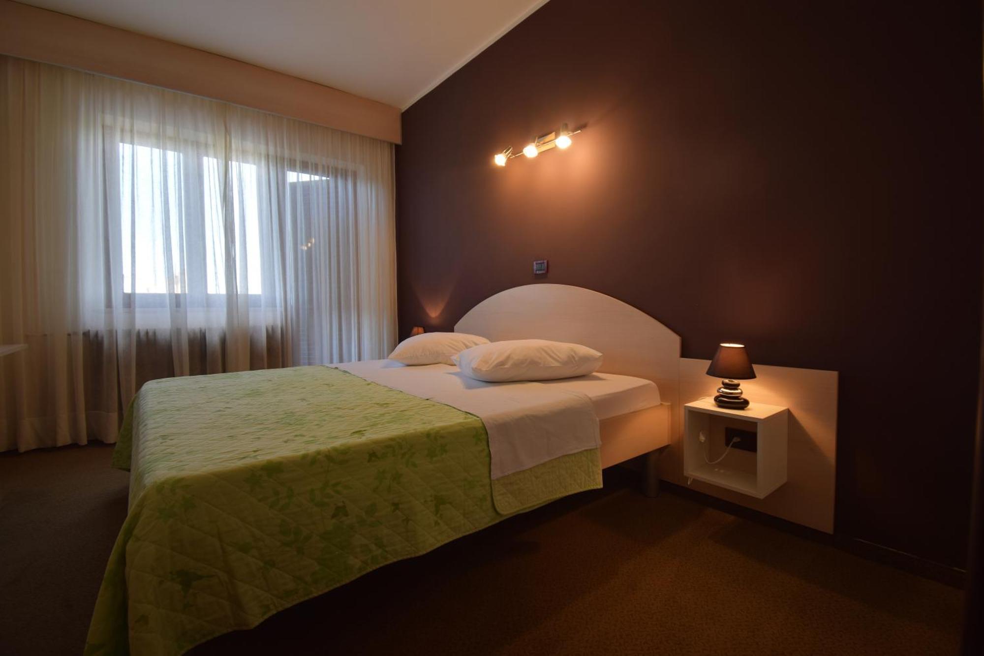 Hotel Zephyr - Plovanija Buje Luaran gambar